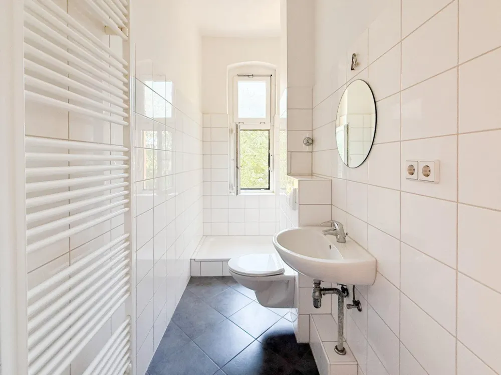 2 Zimmer, Balkon, sanierter Altbau! Marschallstraße/Spandau
