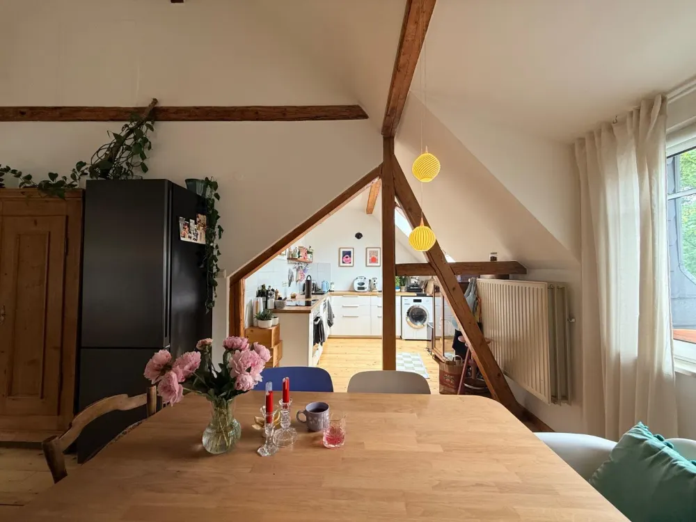 Nachmieter gesucht - 2 Zimmer (Maisonette) - Altbau zum 1.10.