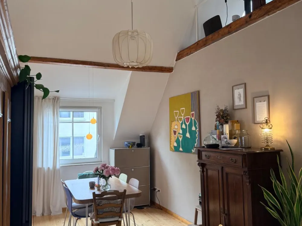 Nachmieter gesucht - 2 Zimmer (Maisonette) - Altbau zum 1.10.