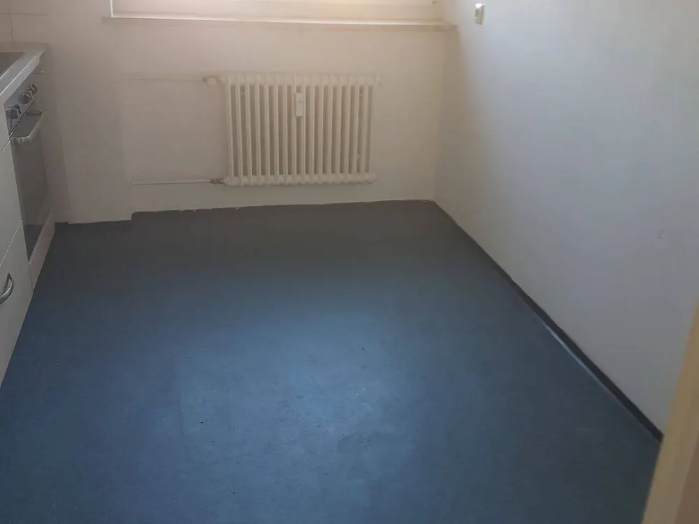 2 Zimmer Wohnung mit Tiefgarage, Einbauküche und Balkon