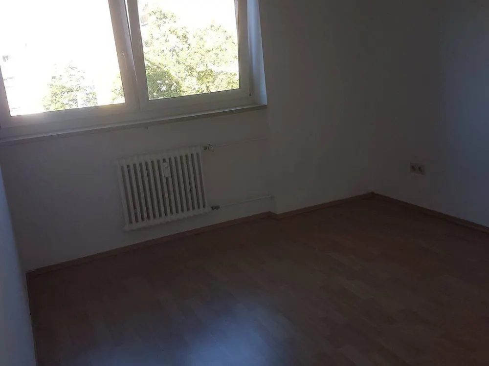 2 Zimmer Wohnung mit Tiefgarage, Einbauküche und Balkon