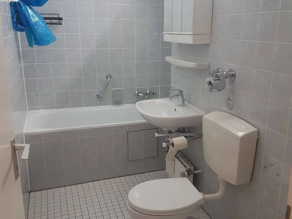 2 Zimmer Wohnung mit Tiefgarage, Einbauküche und Balkon