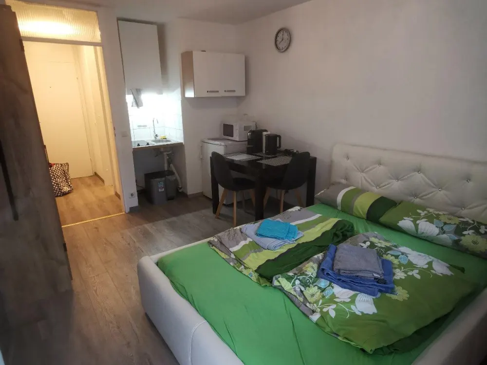 Fully Furnished Apartment Central, 5 Min to U-Bahn U1 Rotkreuzplatz