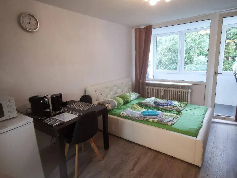 Fully Furnished Apartment Central, 5 Min to U-Bahn U1 Rotkreuzplatz