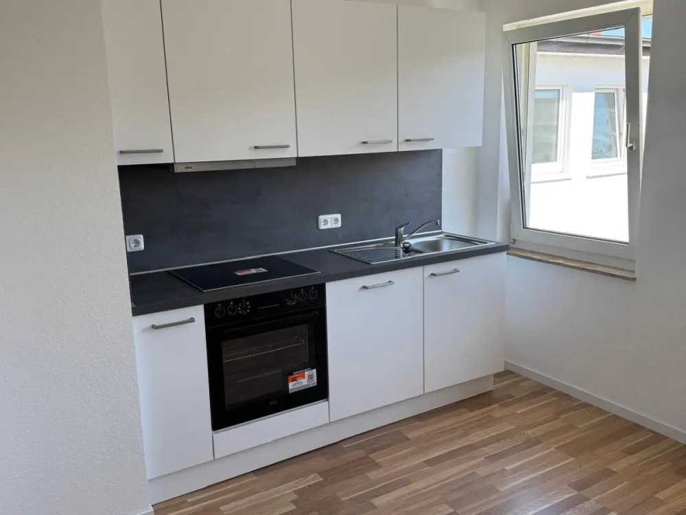 Frisch renovierte 3-Zimmer-Wohnung | 3 min zum Bahnhof | neue EBK
