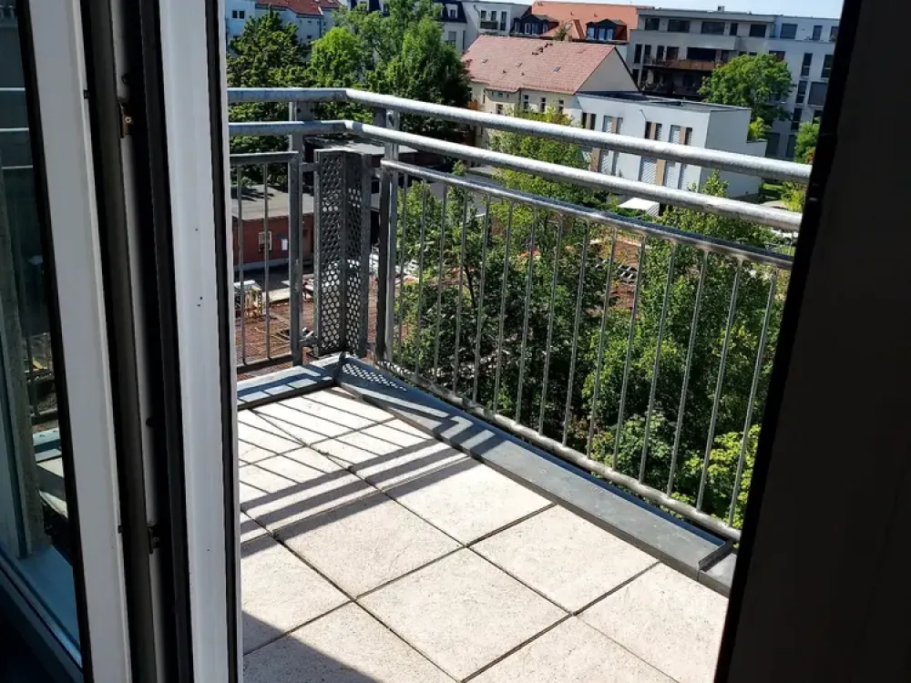Helle 3-Zimmer-Wohnung DG in Leipzig Zentrum-Süd mit Westbalkon
