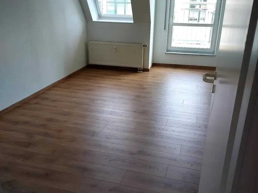 Helle 3-Zimmer-Wohnung DG in Leipzig Zentrum-Süd mit Westbalkon