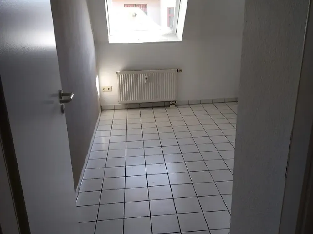Helle 3-Zimmer-Wohnung DG in Leipzig Zentrum-Süd mit Westbalkon