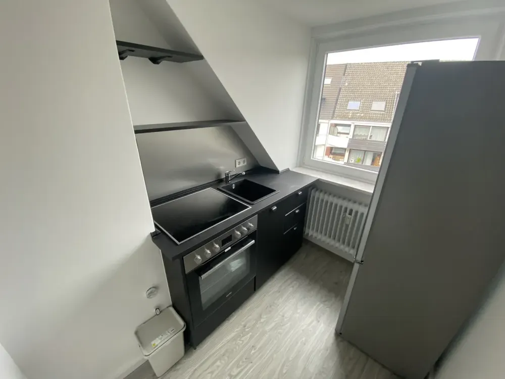 Traumhafte Dachgeschosswohnung mit Südbalkon, ruhig & zentral
