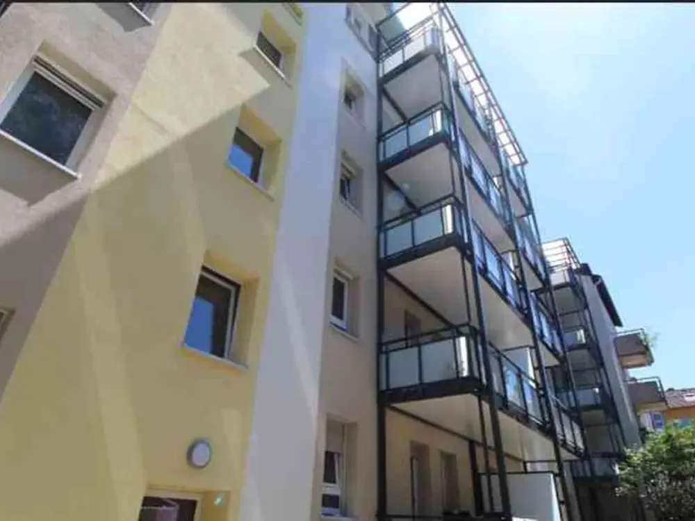 zentral wohnen mit Ausblick - 2 Zimmer - mit Balkon und EBK