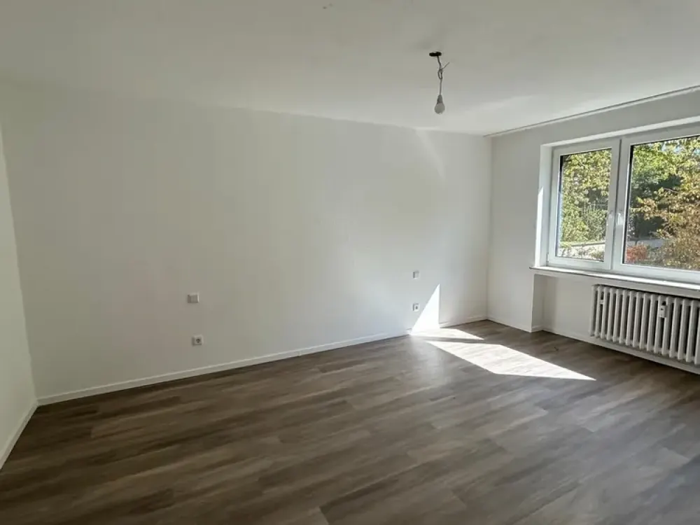 Renovierte Drei-Zimmer-Wohnung in Heerdt