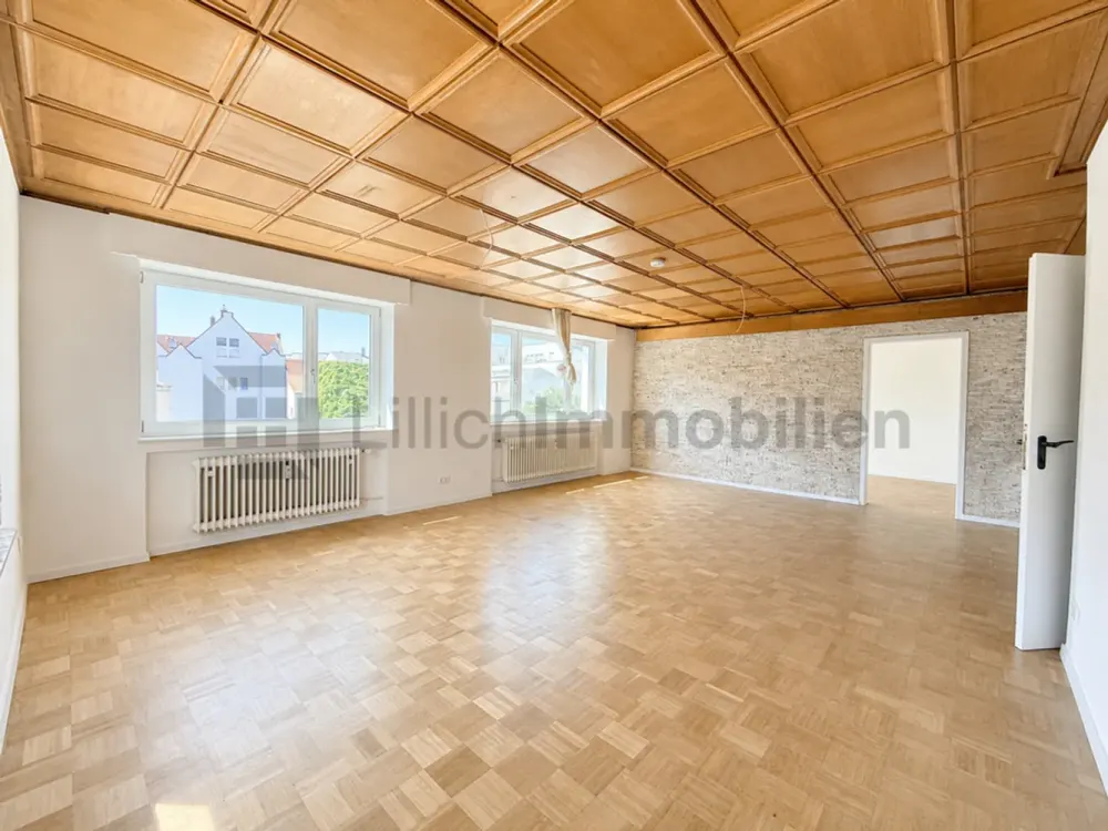 Frisch renoviert, hell und großzügig: 3,5 Zimmer mit Balkon und Wintergarten