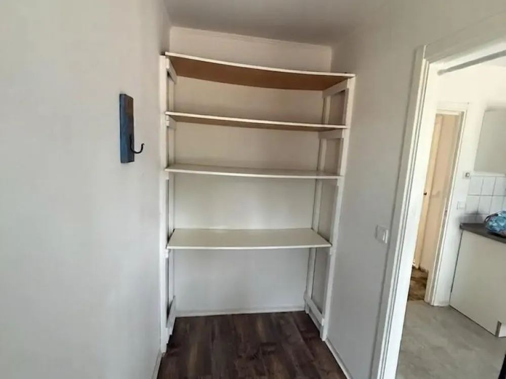 Renovated, 60sqm, 2-room apartment near Klinikum links der Weser. Balcony & parking space