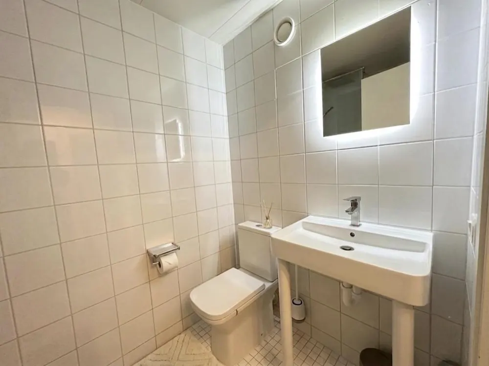 Renovated, 60sqm, 2-room apartment near Klinikum links der Weser. Balcony & parking space