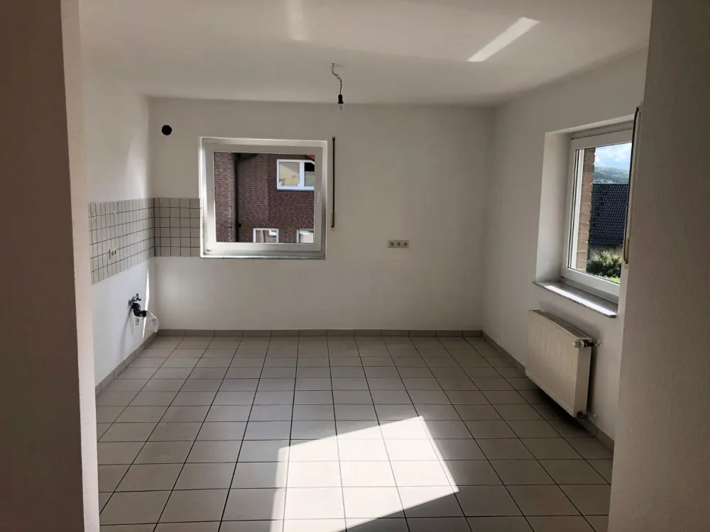 Helle 4-Zimmer-Wohnung mit Südbalkon in Bad Driburg-Südstadt