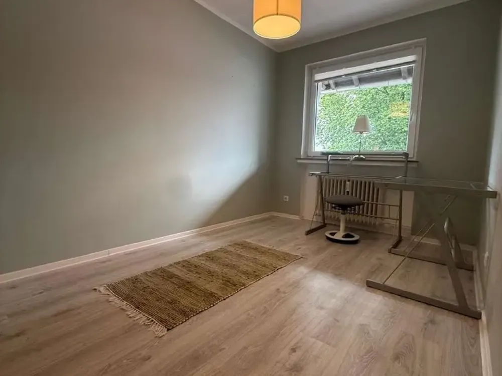 REQUEST STOP!!! Attractive 3-Room Rental Apartment in Desirable Location of Neustadt