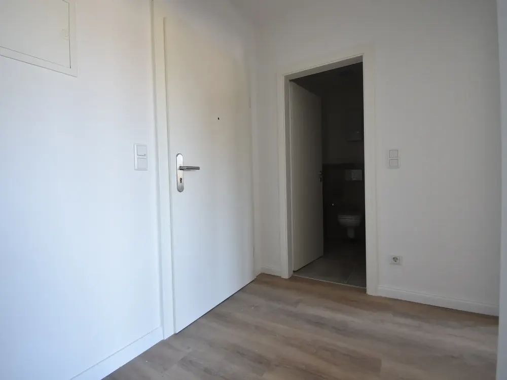 Ab sofort! Sanierte 2-Zimmer-Whg mit Balkon in Heiligenhaus