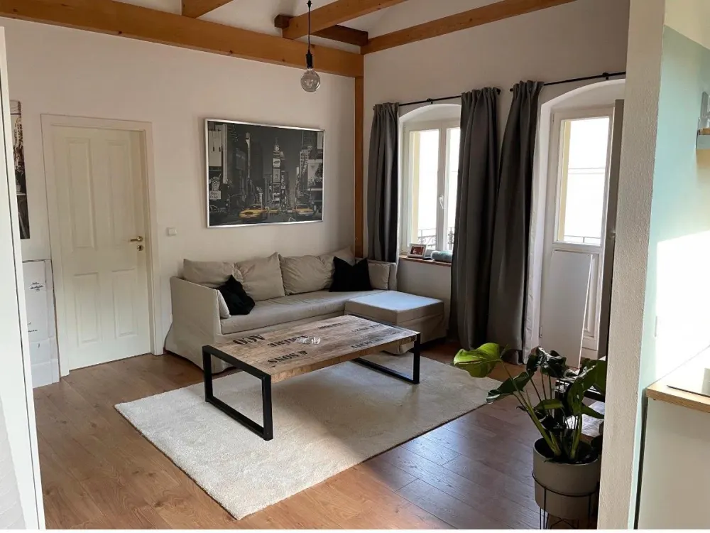 1,5 Zimmer Whg. In Grünau für 745 Euro warm