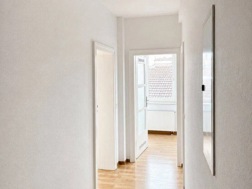 3-room apartment with new fitted kitchen / suitable for shared flat