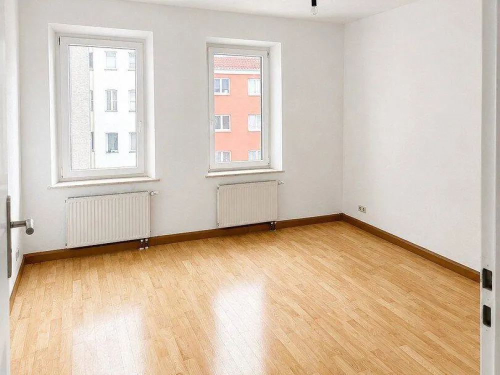 3-room apartment with new fitted kitchen / suitable for shared flat