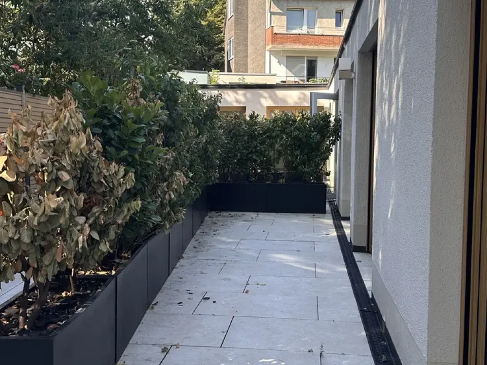 Ruhige, schöne 2-Zimmerwohnung mit Terrasse und Einbauküche