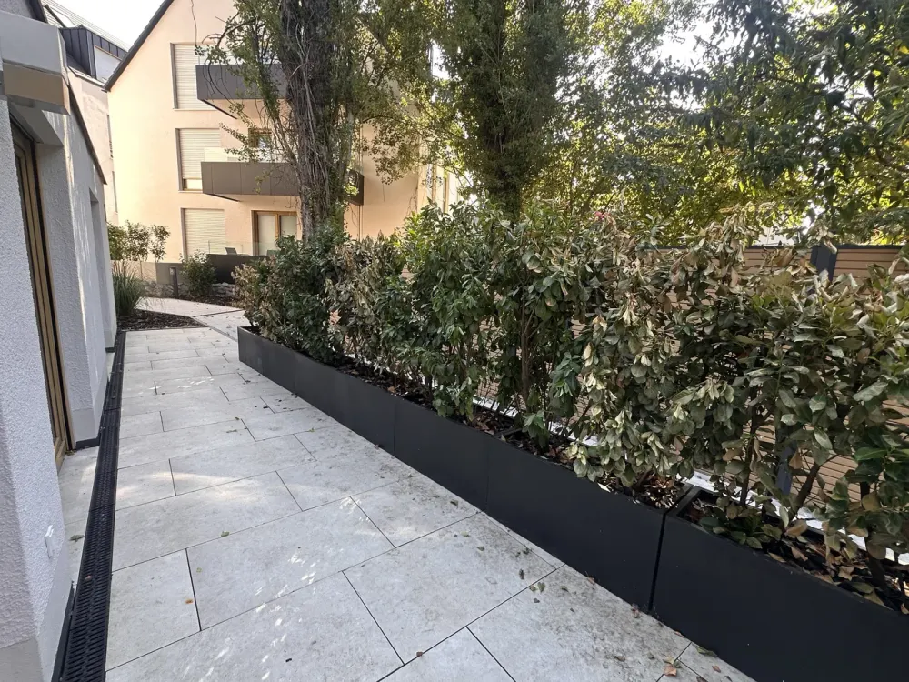 Ruhige, schöne 2-Zimmerwohnung mit Terrasse und Einbauküche