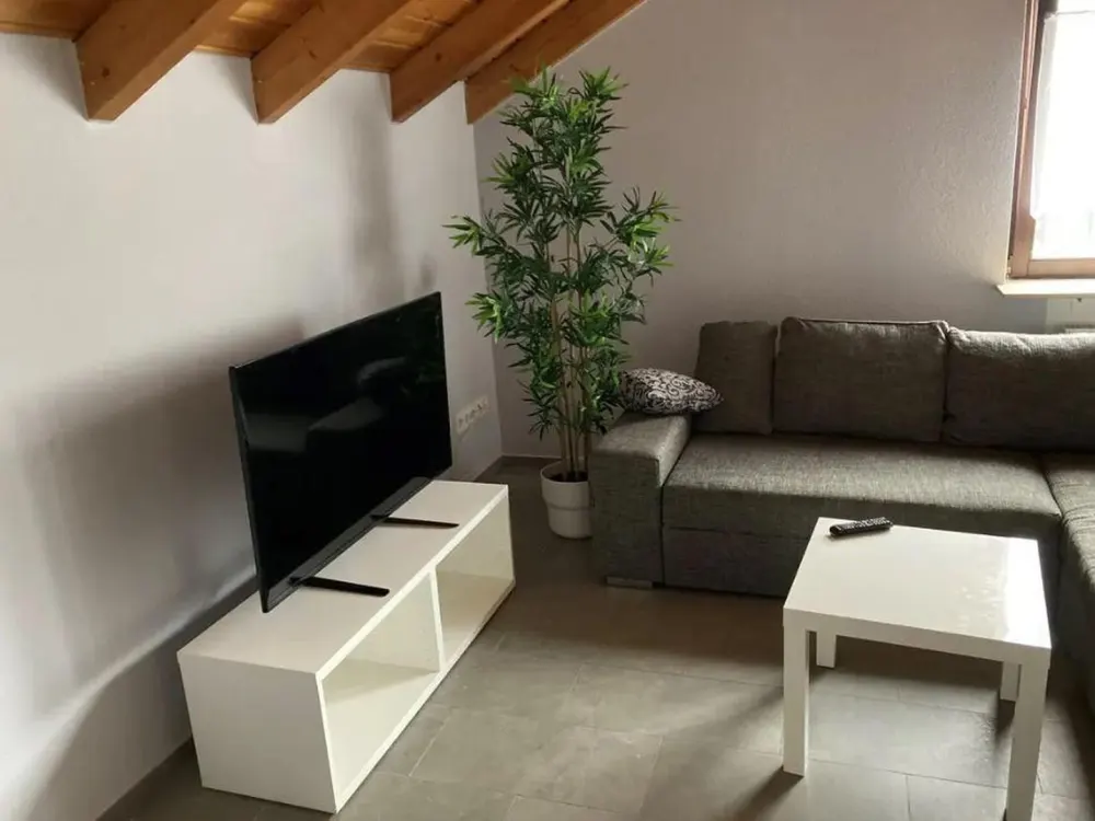 Moderne 1ZM Wohnung *MIT KLIMAANLAGE* in zentraler Lage in Hattersheim