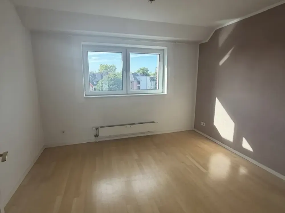 Ein Traum auf zwei Ebenen, 125 m² mit Balkon und EBK in Köln-Lindenthal