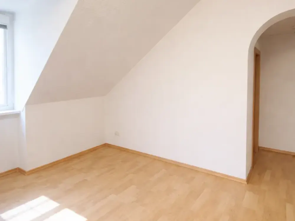DAH-Röhrmoos S2, helle schöne 4,5 ZKB + Wohnküche + Hobbyraum, in kl. Anlage, Parkett, Balkon
