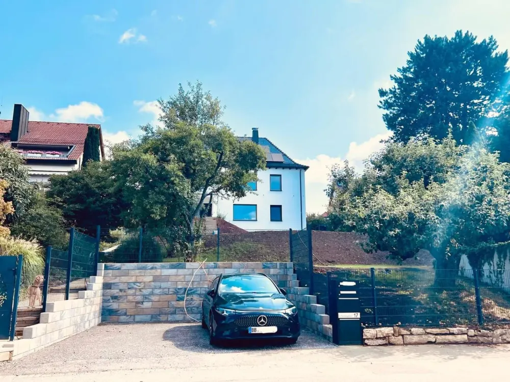 Erstbezug Möhringen: Stilvolle 3,5-Zi.-Etagenwohnung mit Kamin, Balkon & Garten