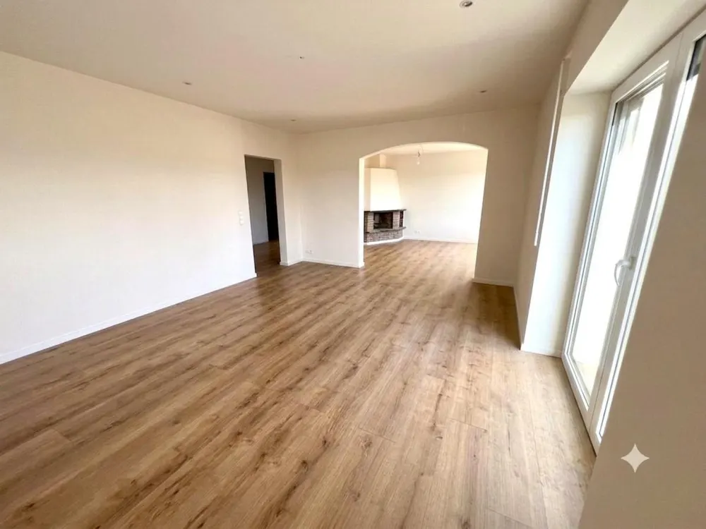 Erstbezug Möhringen: Stilvolle 3,5-Zi.-Etagenwohnung mit Kamin, Balkon & Garten