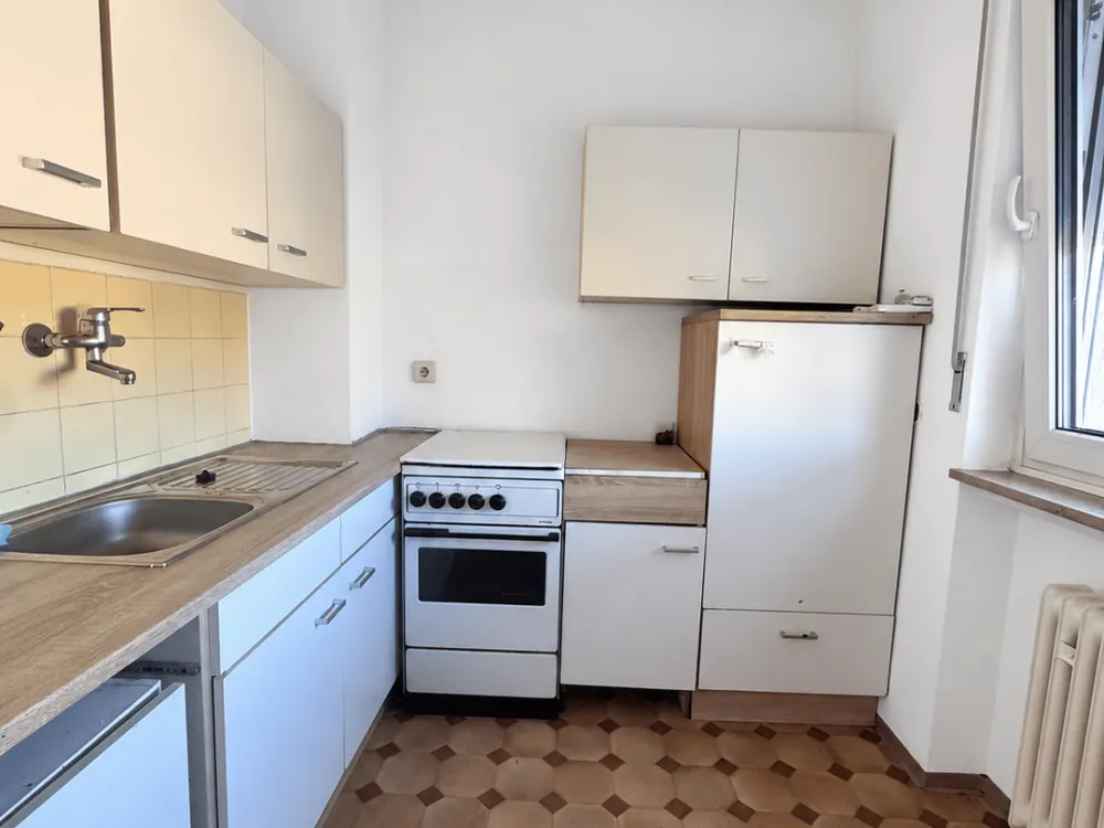 Bright 1-Room Apartment with Separate Kitchen in Nürnberg-Muggenhof