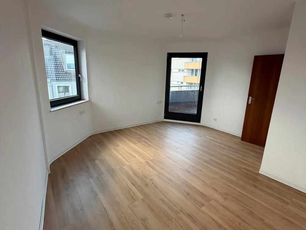65 qm 4. Etage Aufzug KR-Zentrum