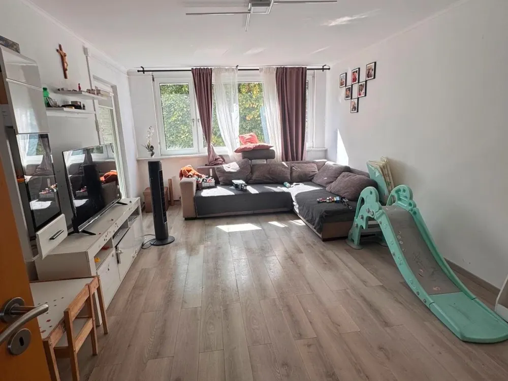 Exklusive, modernisierte 3,5-Zimmer-Wohnung mit geh. Innenausstat