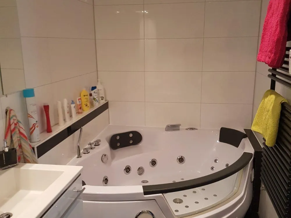 Exklusive, modernisierte 3,5-Zimmer-Wohnung mit geh. Innenausstat