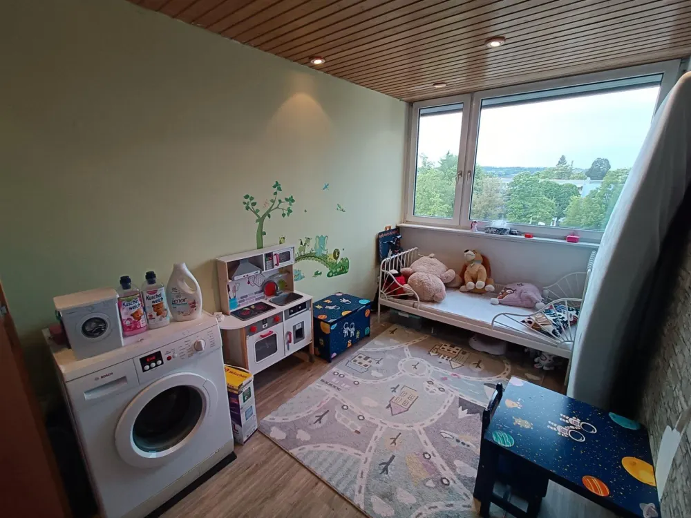 Exklusive, modernisierte 3,5-Zimmer-Wohnung mit geh. Innenausstat
