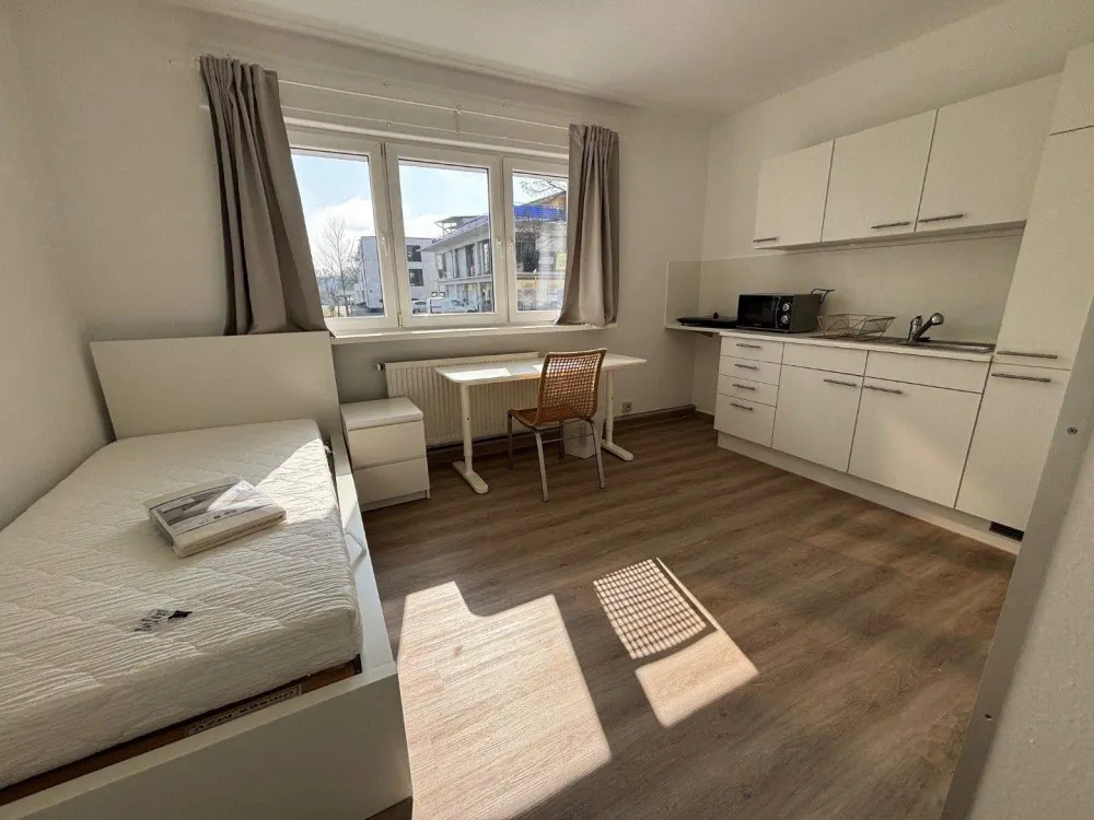 Available Immediately: Furnished Room with Private Shower/WC, Centrally Located