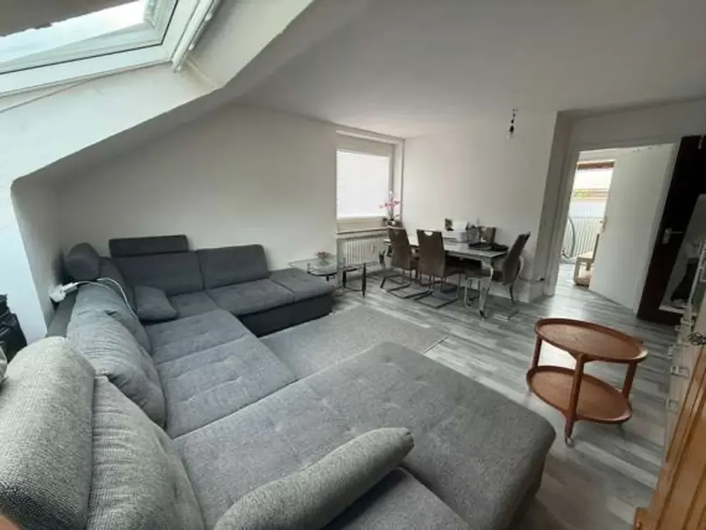 Sanierte 2-Zimmer-Wohnung ab sofort verfügbar
