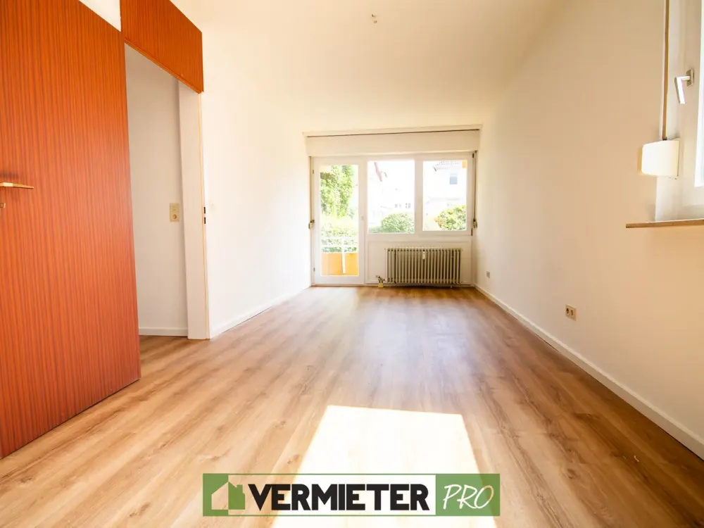 !! RENOVIERT !! Großzügige 3-Zi.-Erdgeschosswohnung in zentraler Lage