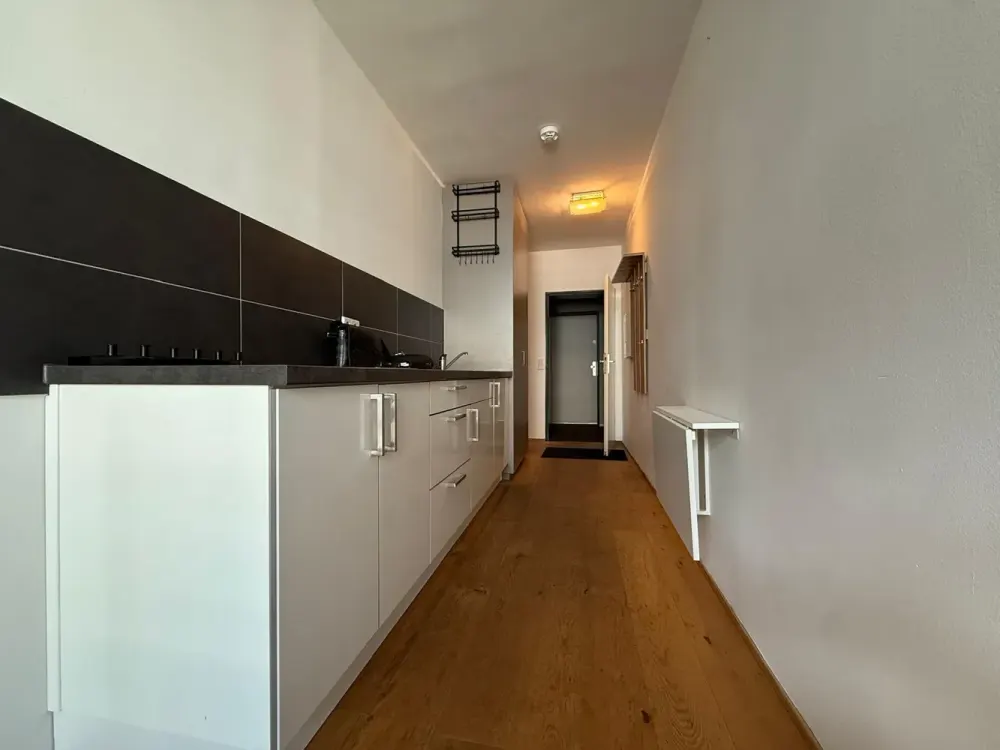 Geräumiges 1-Zimmer Apartment mit Pantryküche in zentraler Lage von Düsseldorf