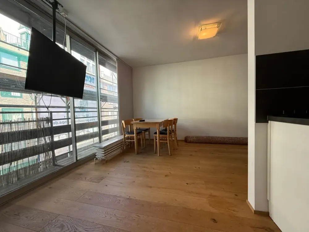 Geräumiges 1-Zimmer Apartment mit Pantryküche in zentraler Lage von Düsseldorf
