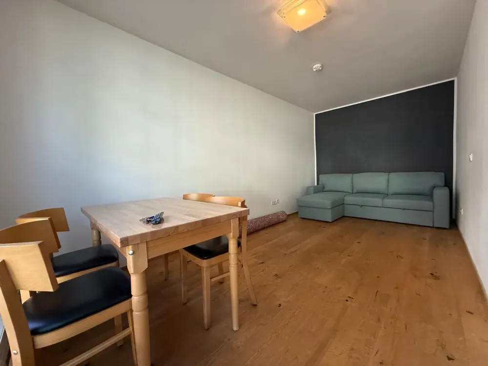 Geräumiges 1-Zimmer Apartment mit Pantryküche in zentraler Lage von Düsseldorf