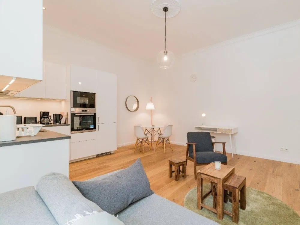 Hochwertiges, schlüsselfertig möbliertes Firmenapartment in der Torstraße, Berlin-Mitte