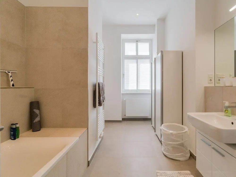Hochwertiges, schlüsselfertig möbliertes Firmenapartment in der Torstraße, Berlin-Mitte