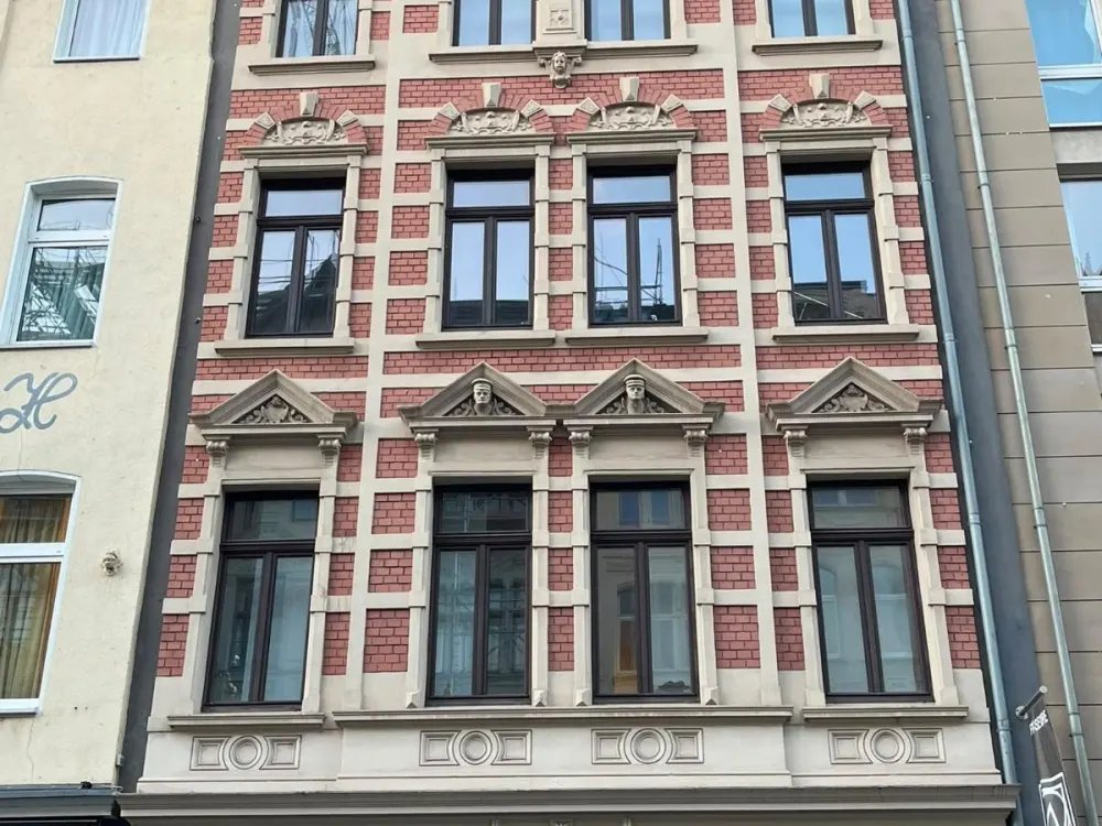 Old Building Apartment by the Stadtgarten