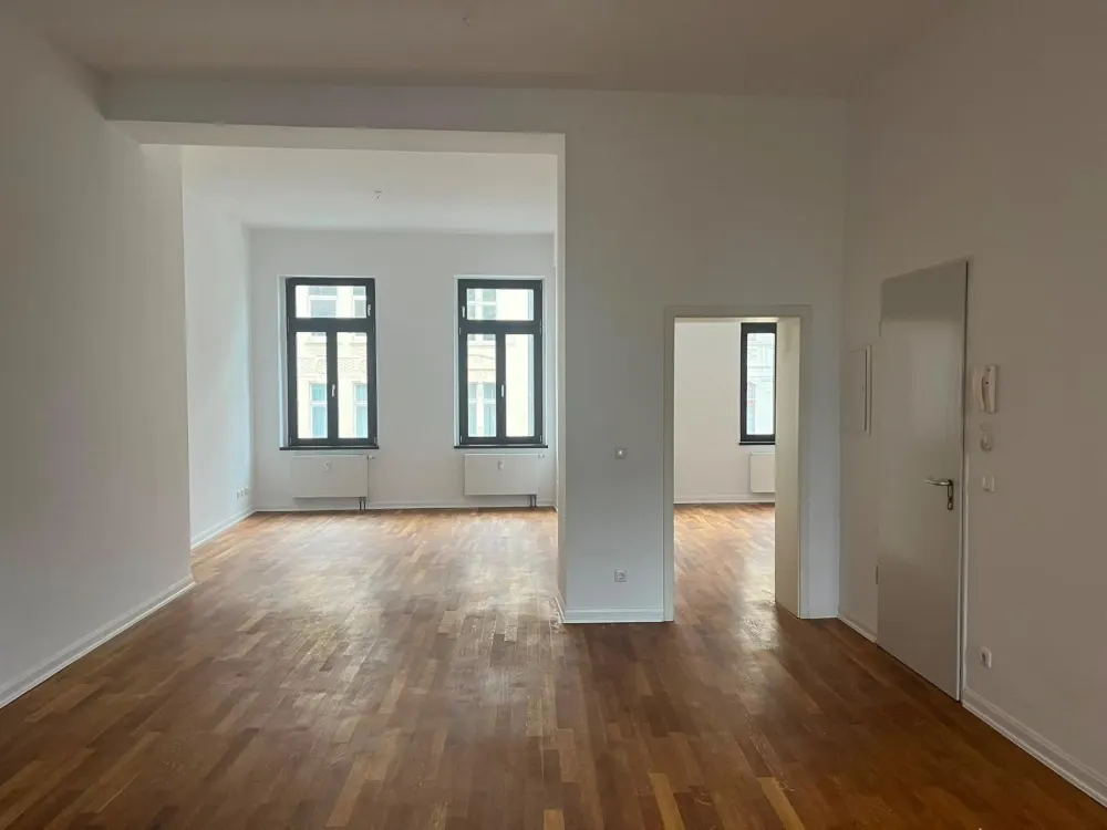 Old Building Apartment by the Stadtgarten
