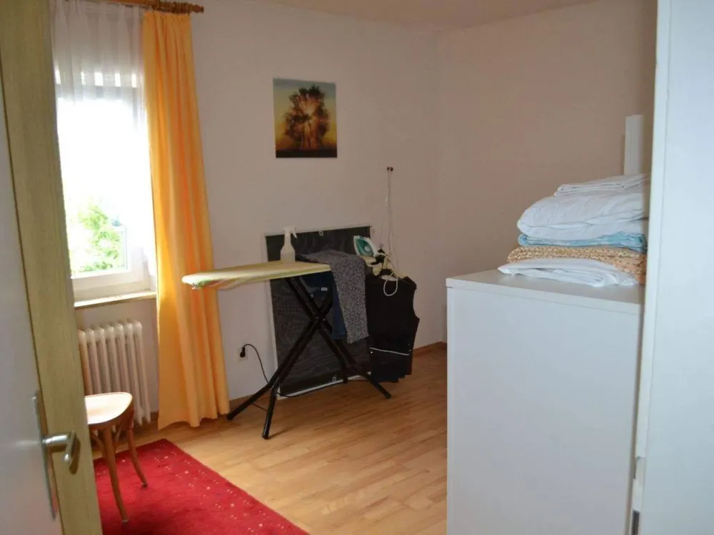 Idyllisch gelegene 3-Zimmer-Erdgeschoßwohnung mit großer Loggia und Gartenanteil in Nürnberg-Fischbach