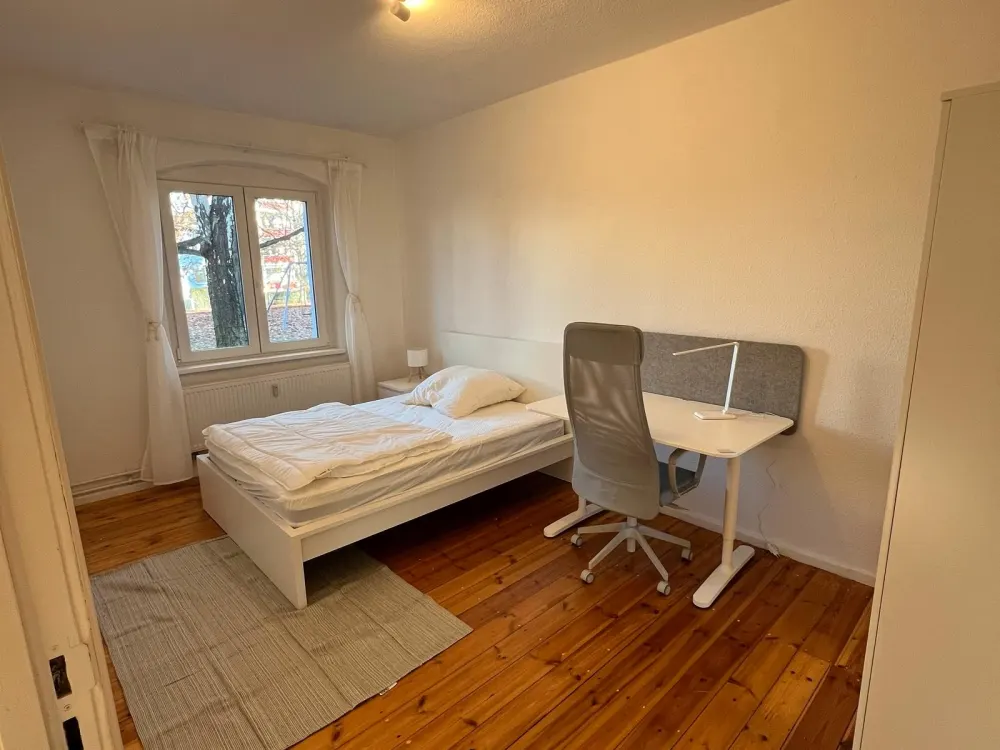Helles, möbliertes WG-Zimmer in Frauen-WG nahe S Köpenick