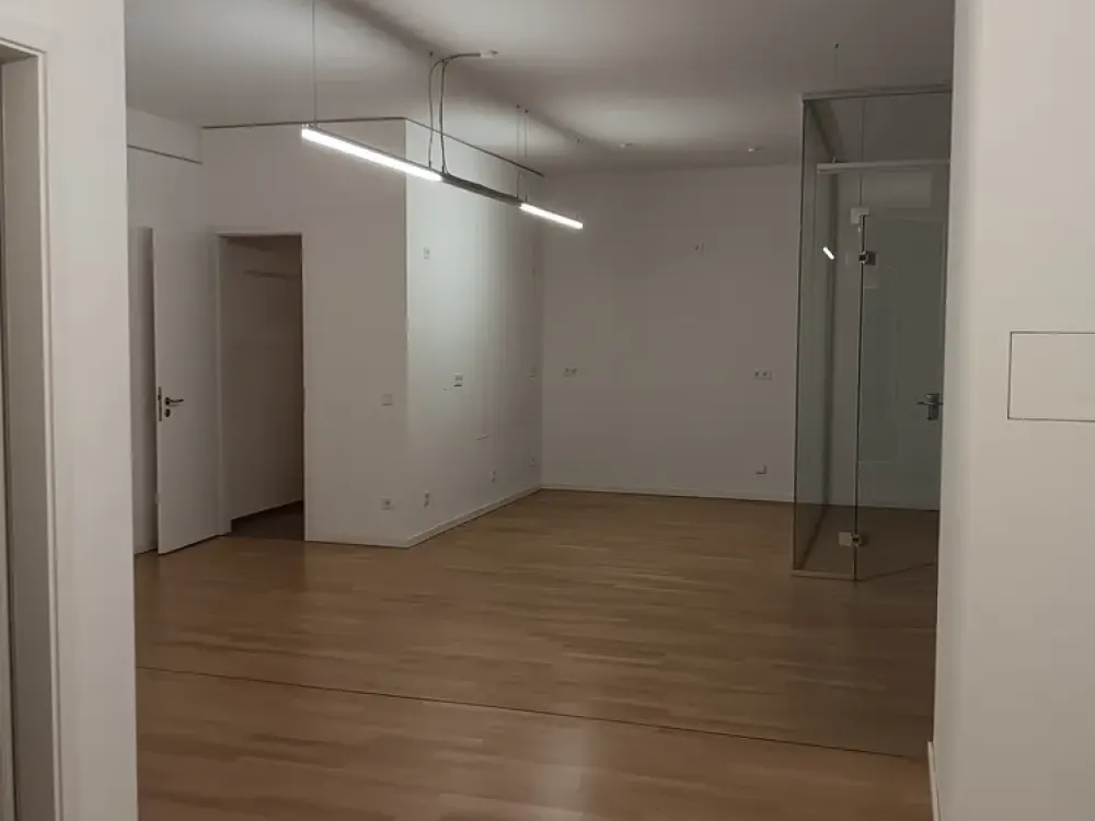 5-Zimmer-Wohnung mit Terrasse und Garten