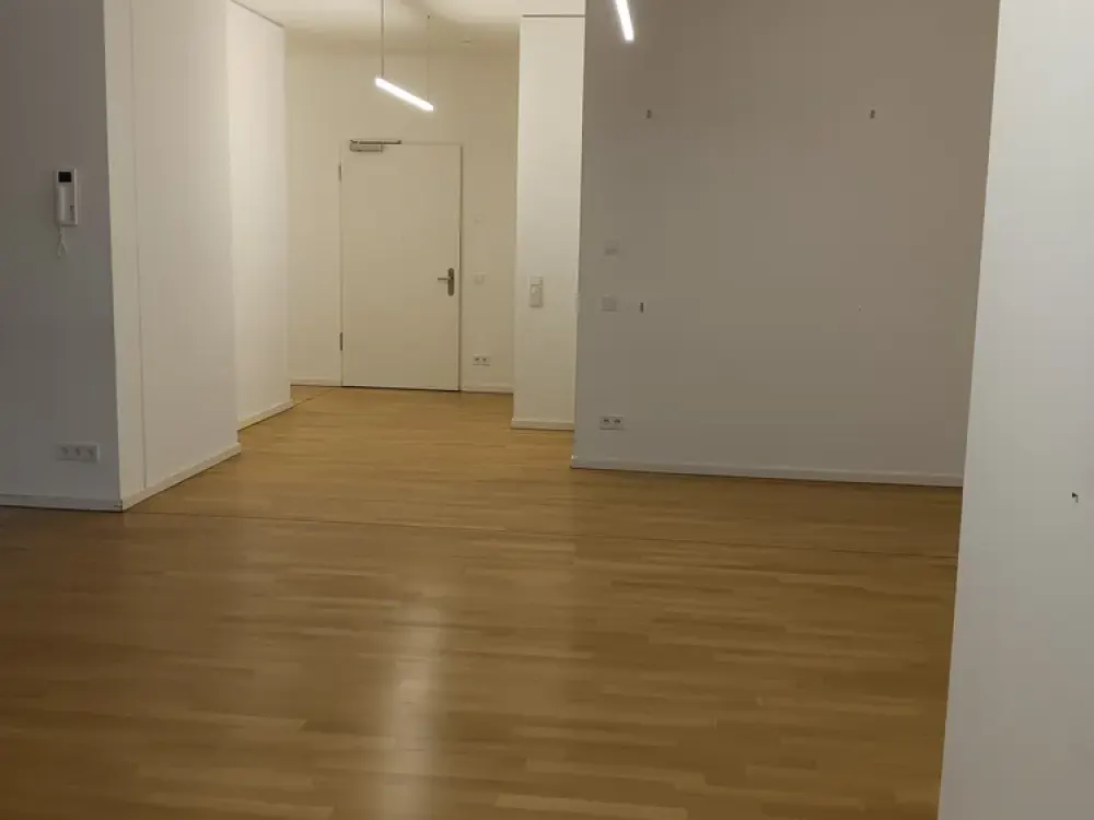 5-Zimmer-Wohnung mit Terrasse und Garten